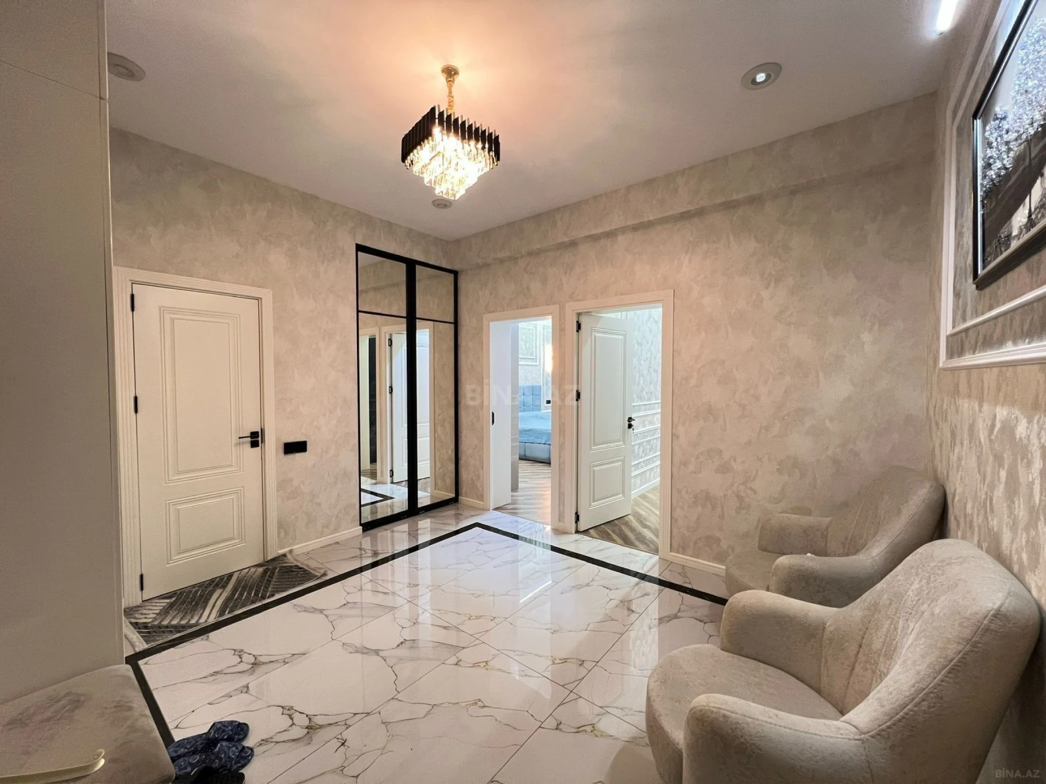 Kirayə verilir 2 otaqlı mənzil 90 m²