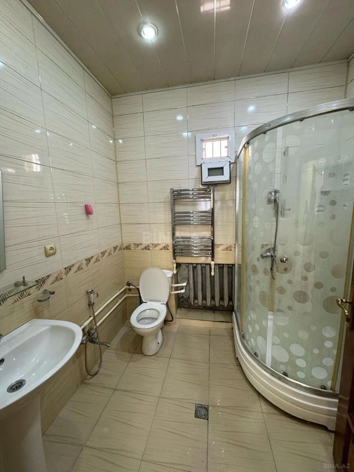 Satılır 6 otaqlı həyət evi 330 m²