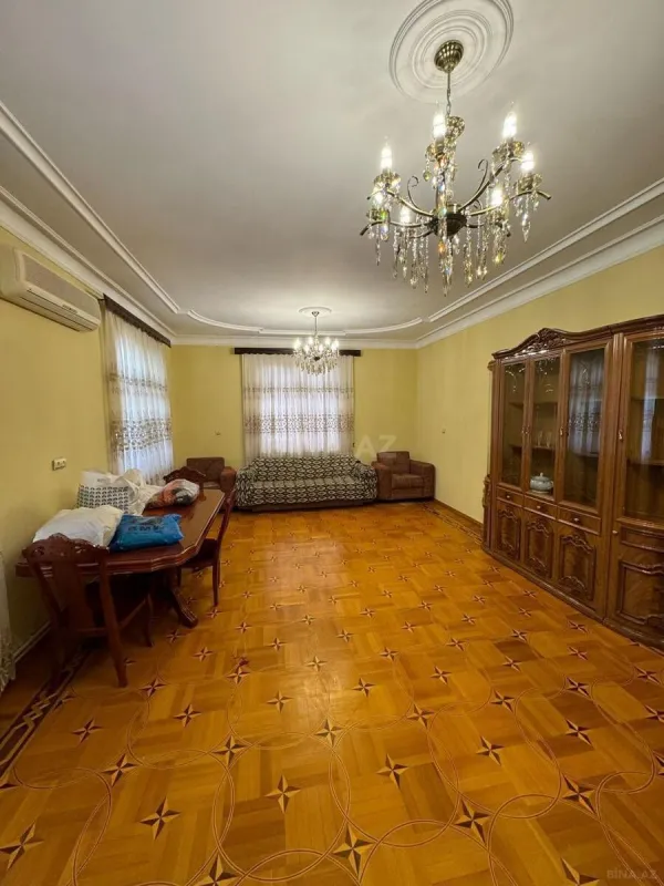 Satılır 6 otaqlı həyət evi 330 m²