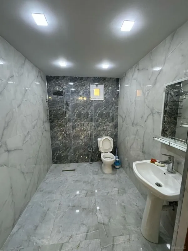 Satılır 6 otaqlı həyət evi 330 m²