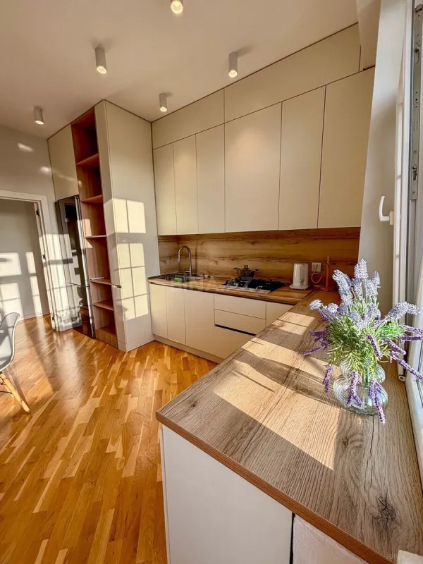 Satılır 2 otaqlı mənzil 90 m²