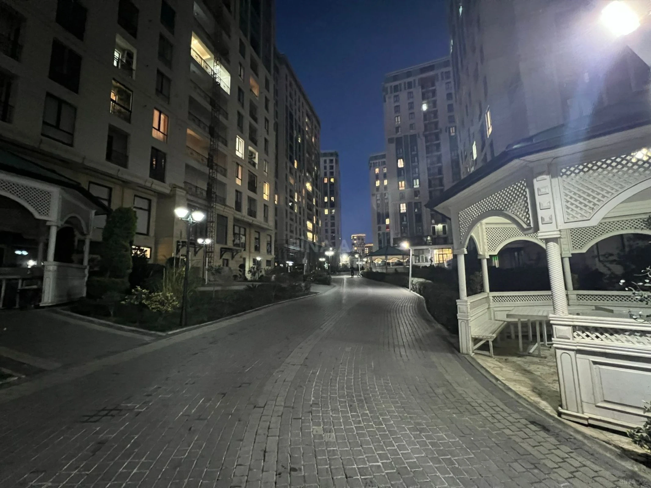Satılır 3 otaqlı mənzil 97 m²