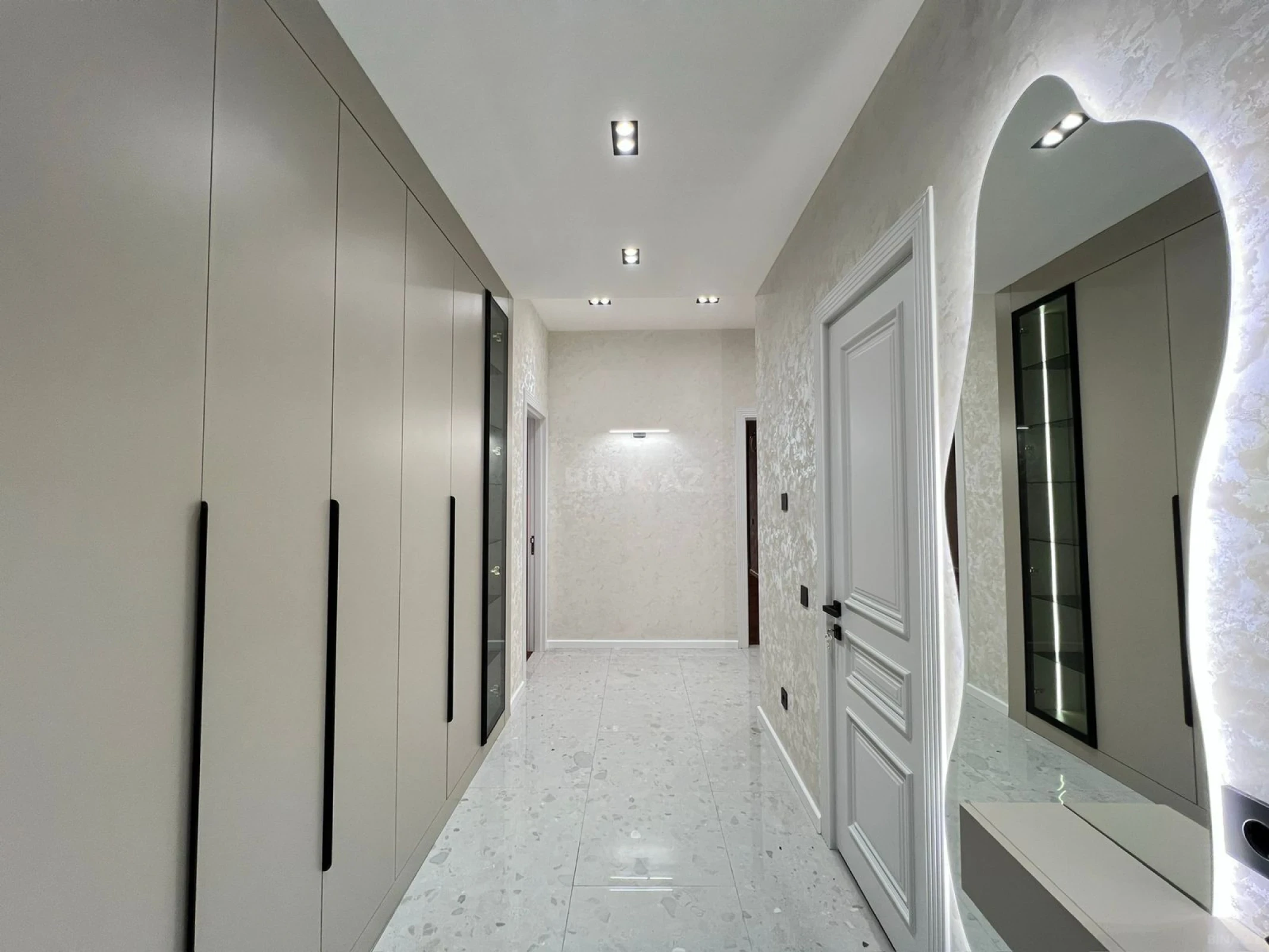 Satılır 3 otaqlı mənzil 97 m²