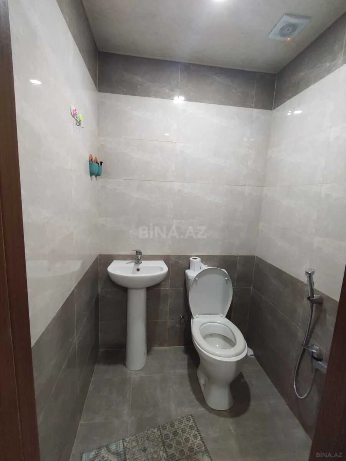 Satılır 4 otaqlı mənzil 120 m²
