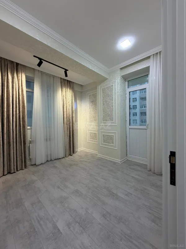 Satılır 2 otaqlı mənzil 76 m²
