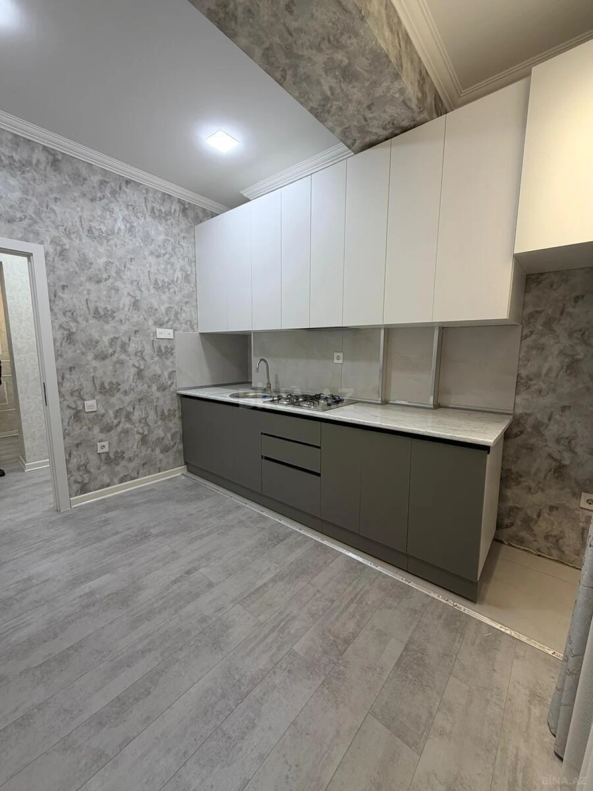 Satılır 2 otaqlı mənzil 76 m²