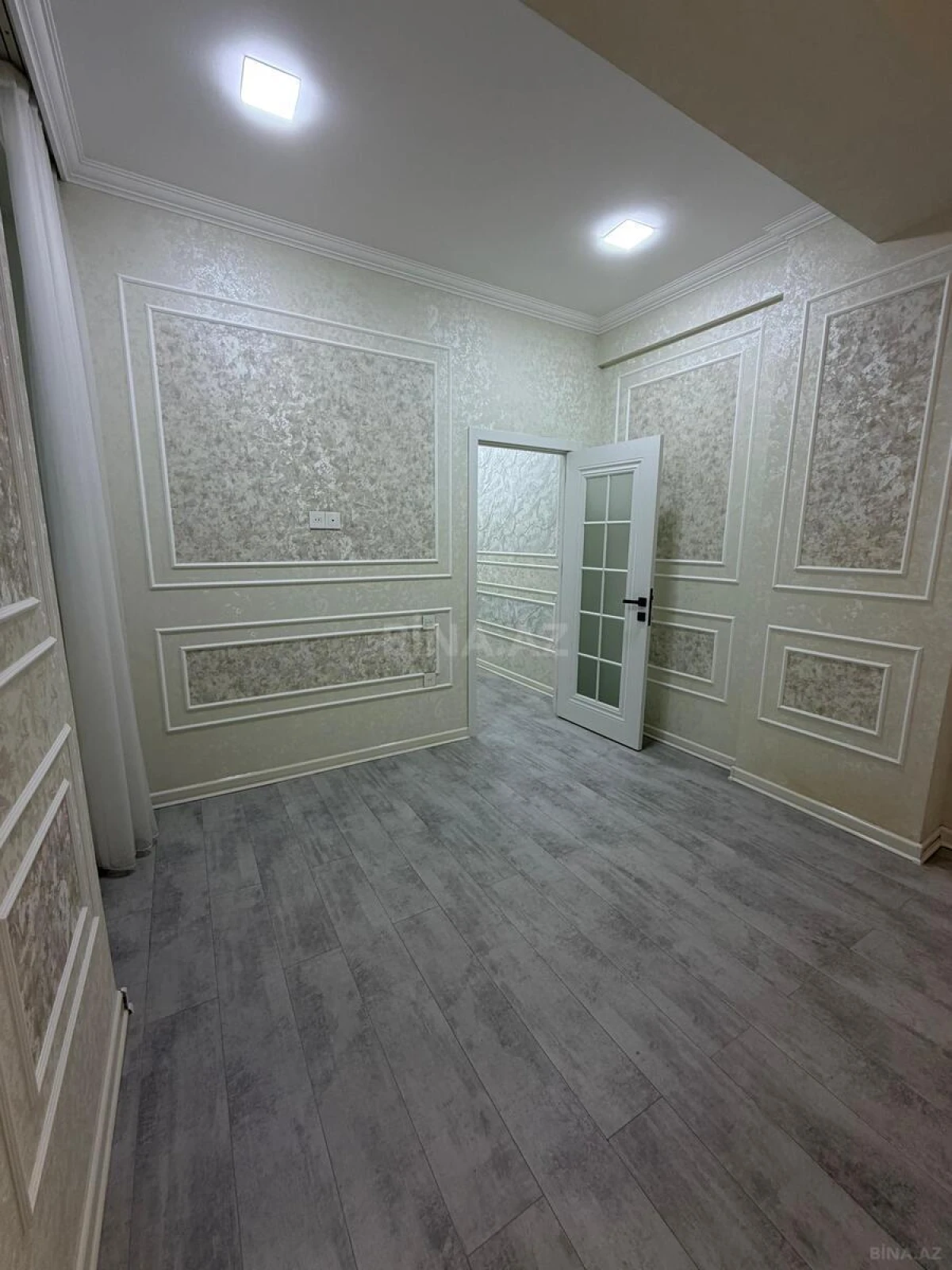 Satılır 2 otaqlı mənzil 76 m²