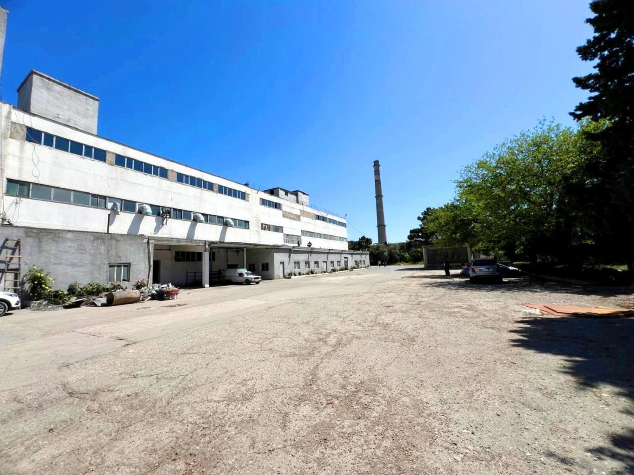 Kirayə verilir obyekt 2100 m²