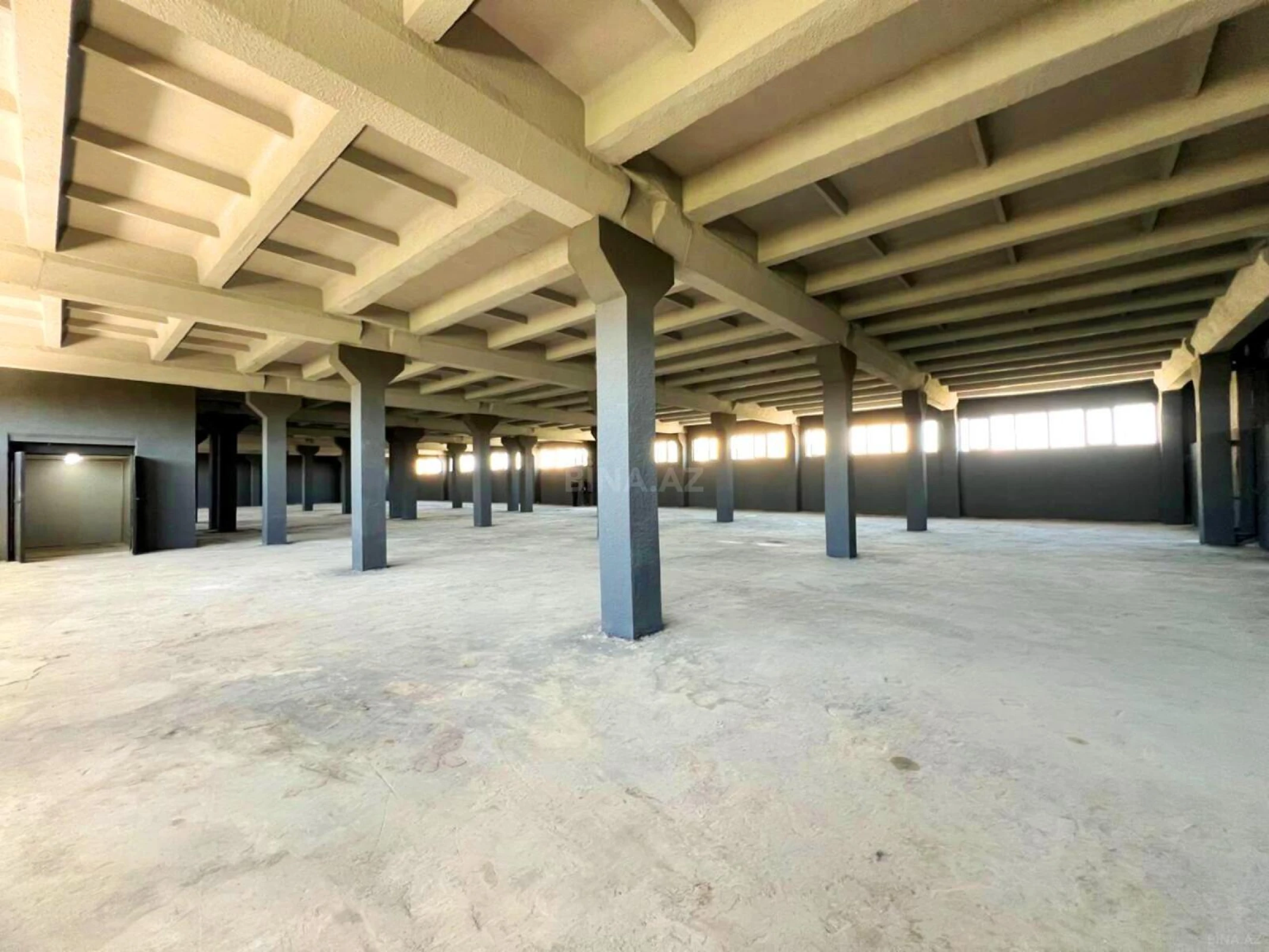 Kirayə verilir obyekt 2100 m²