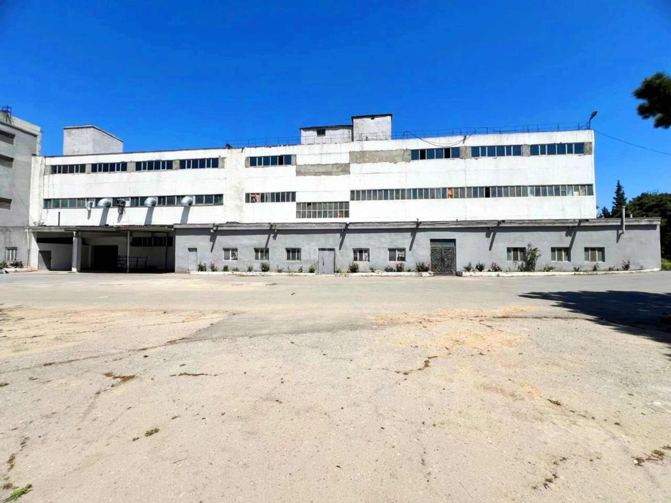 Kirayə verilir obyekt 2100 m²