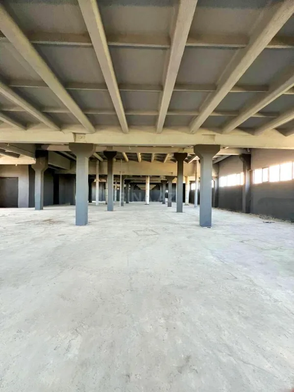 Kirayə verilir obyekt 2100 m²
