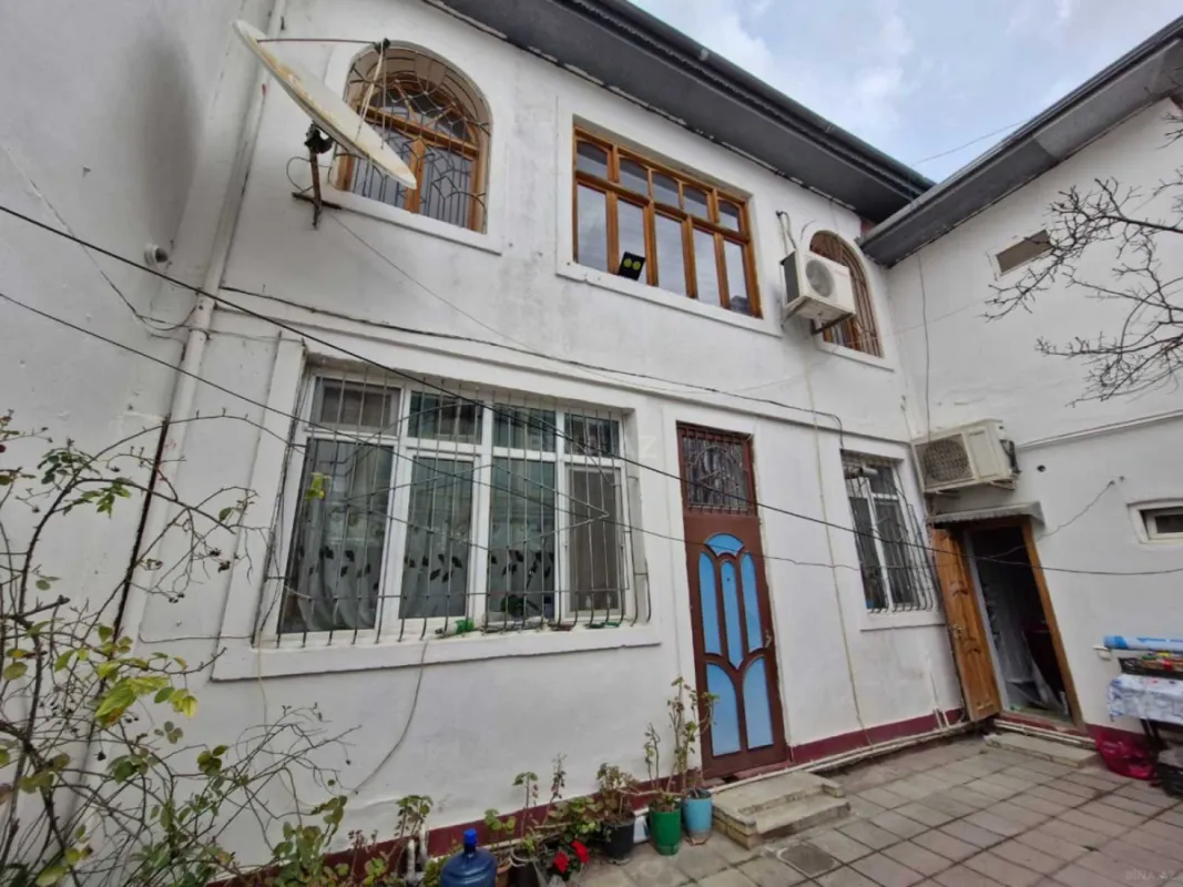 Satılır 5 otaqlı həyət evi 163 m²