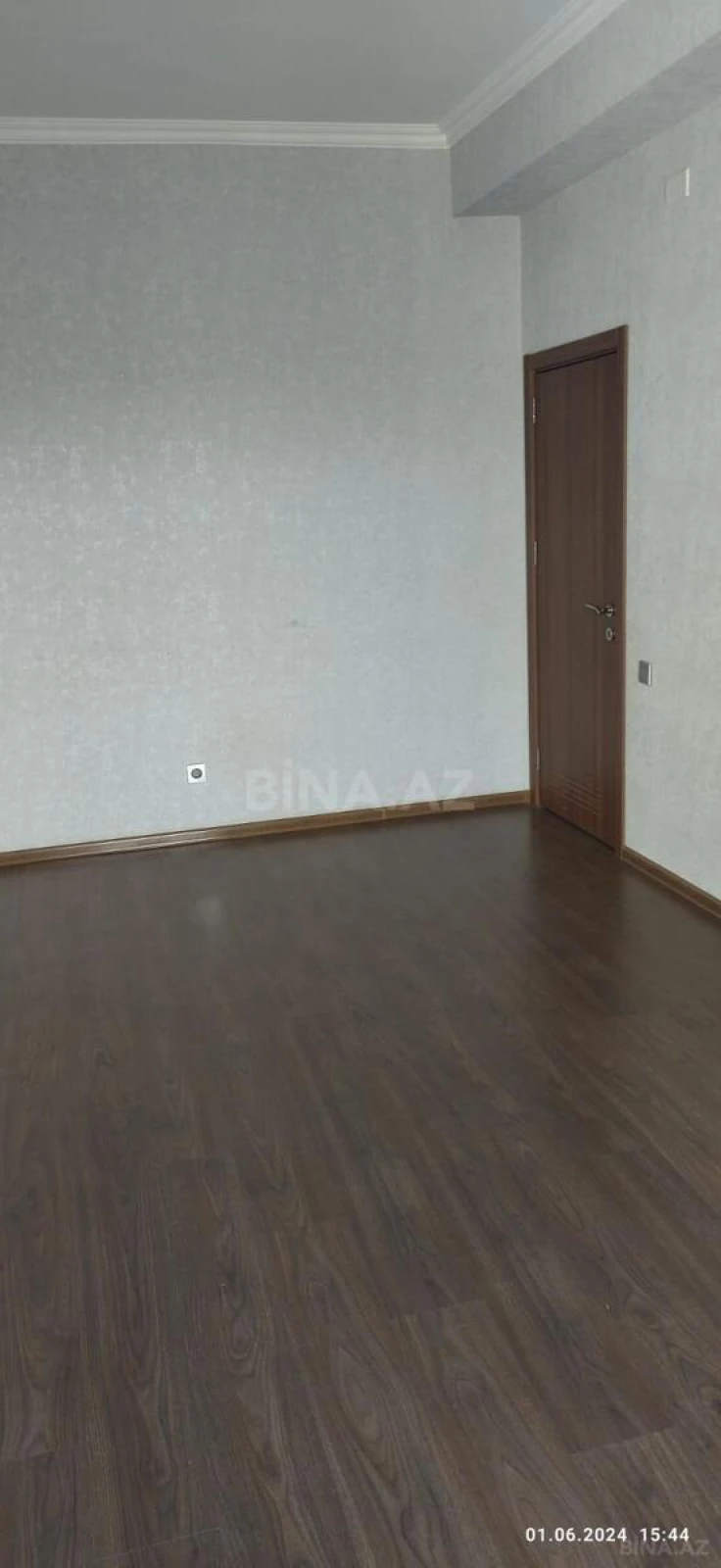 Satılır 4 otaqlı mənzil 117 m²