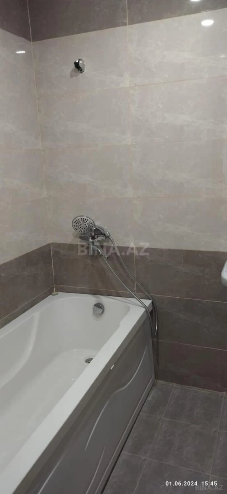 Satılır 4 otaqlı mənzil 117 m²