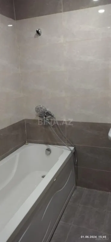 Satılır 4 otaqlı mənzil 117 m²