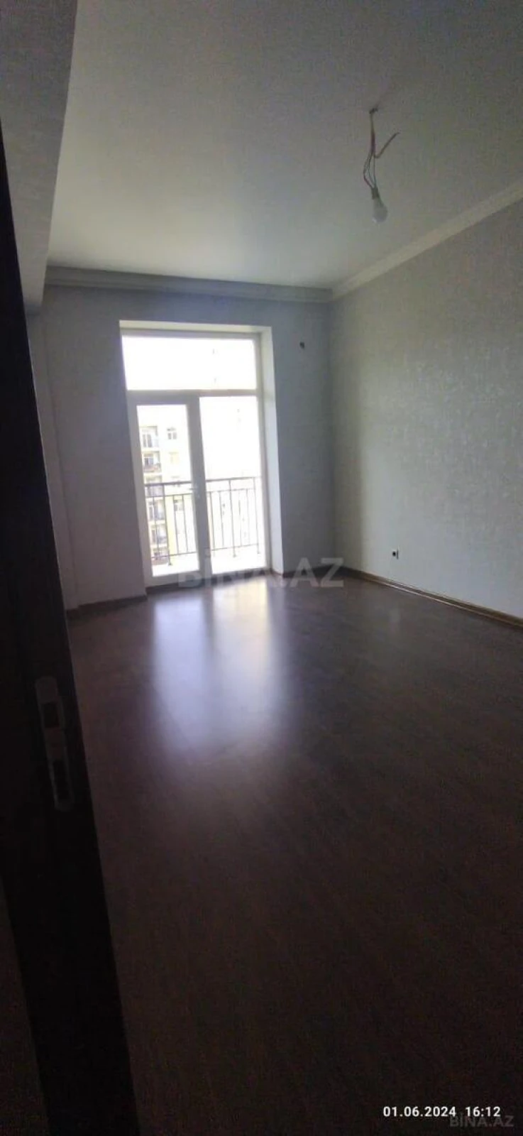 Satılır 4 otaqlı mənzil 117 m²