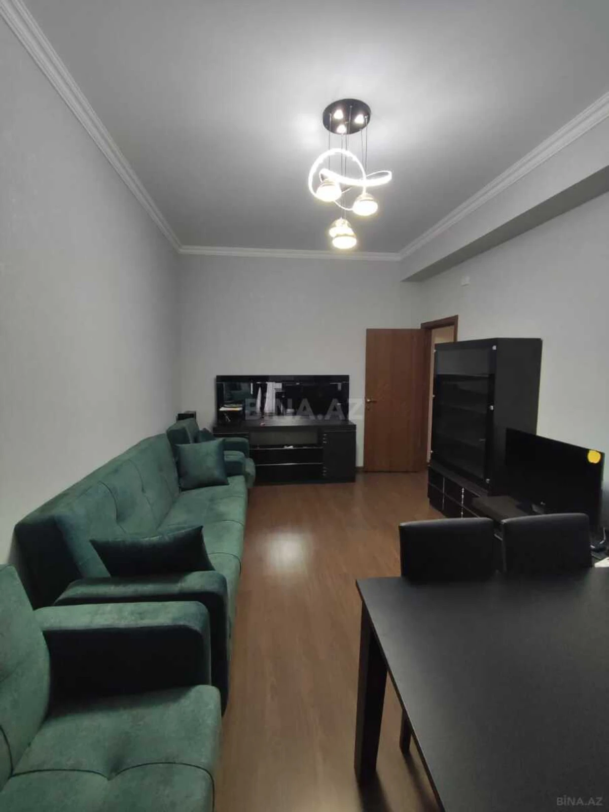 Satılır 4 otaqlı mənzil 120 m²