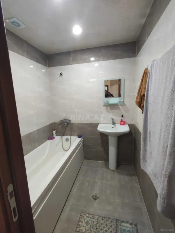 Satılır 4 otaqlı mənzil 120 m²