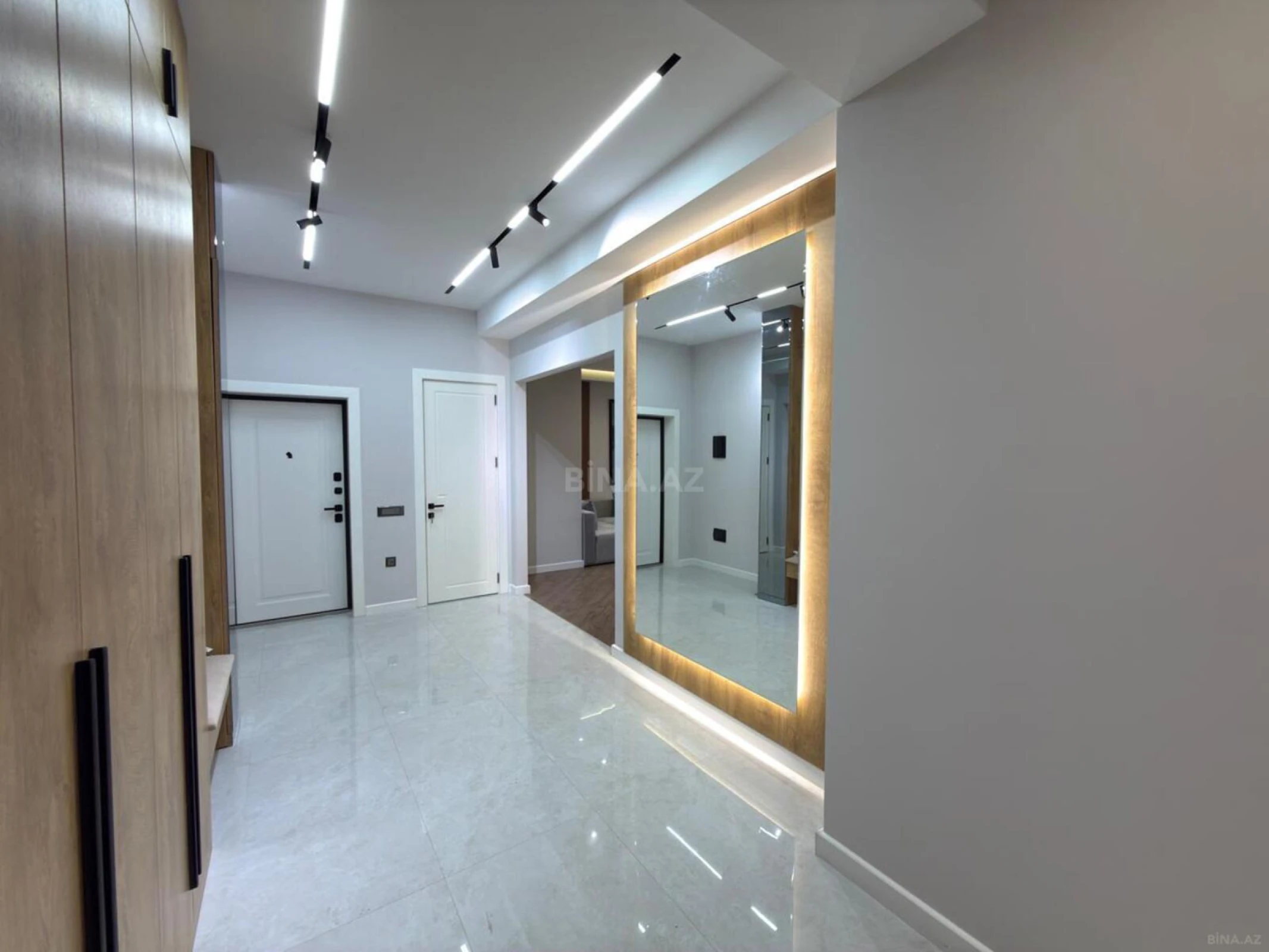 Satılır 3 otaqlı mənzil 118 m²