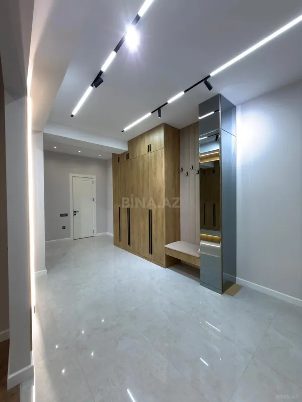 Satılır 3 otaqlı mənzil 118 m²