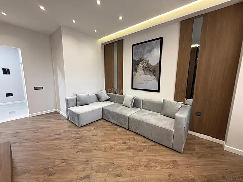 Satılır 3 otaqlı mənzil 118 m²