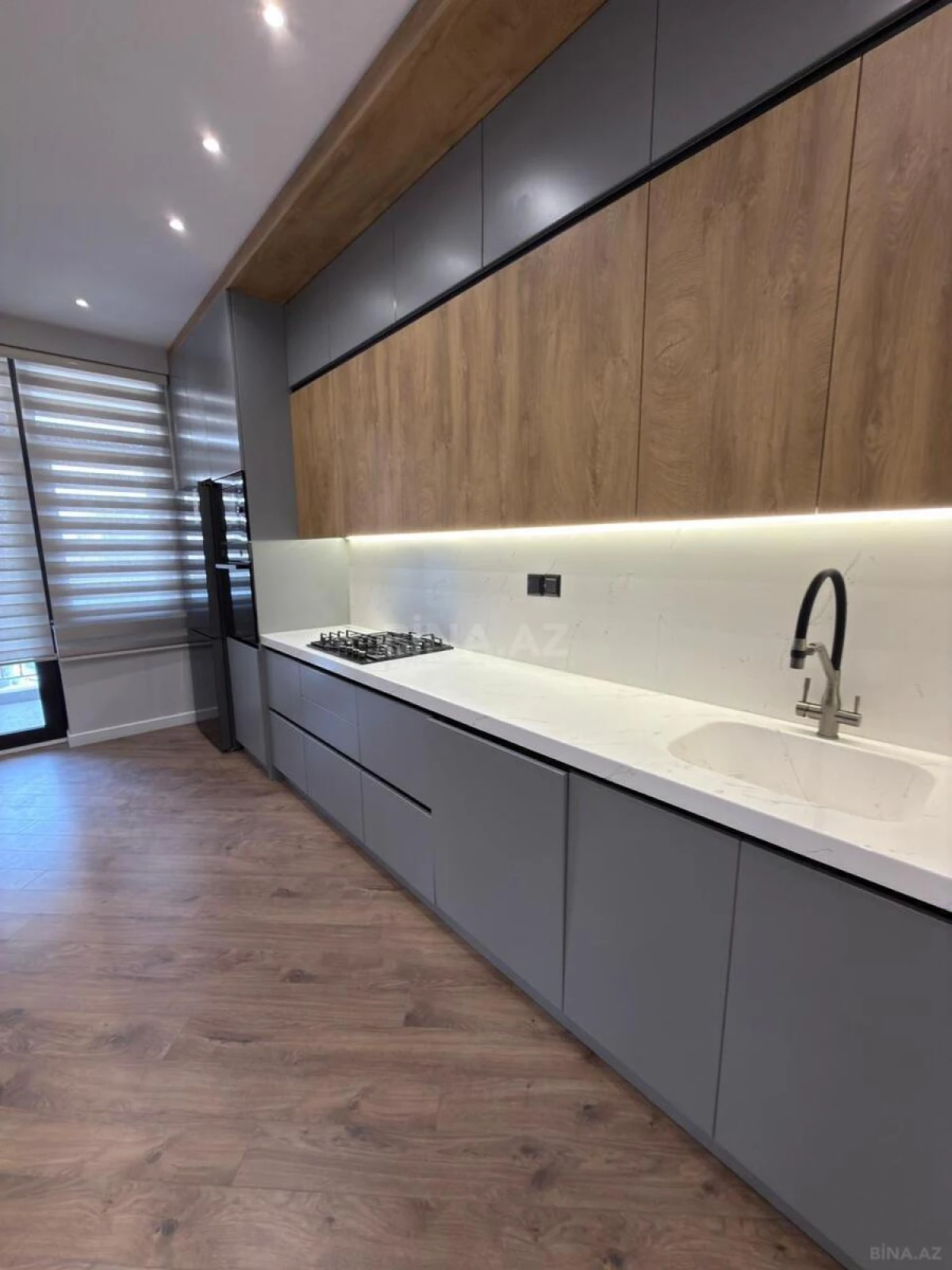 Satılır 3 otaqlı mənzil 118 m²