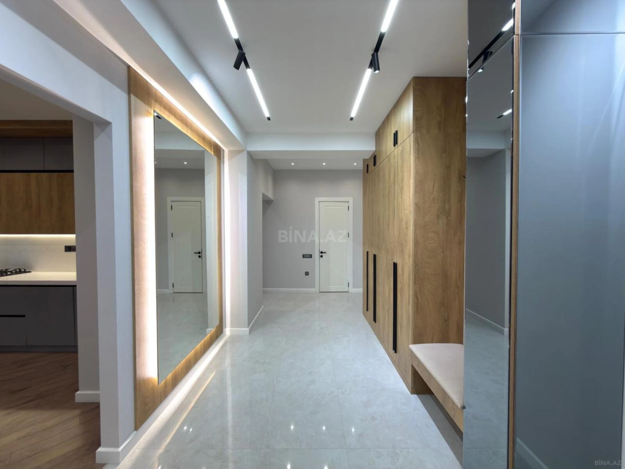 Satılır 3 otaqlı mənzil 118 m²