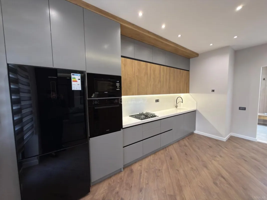 Satılır 3 otaqlı mənzil 118 m²