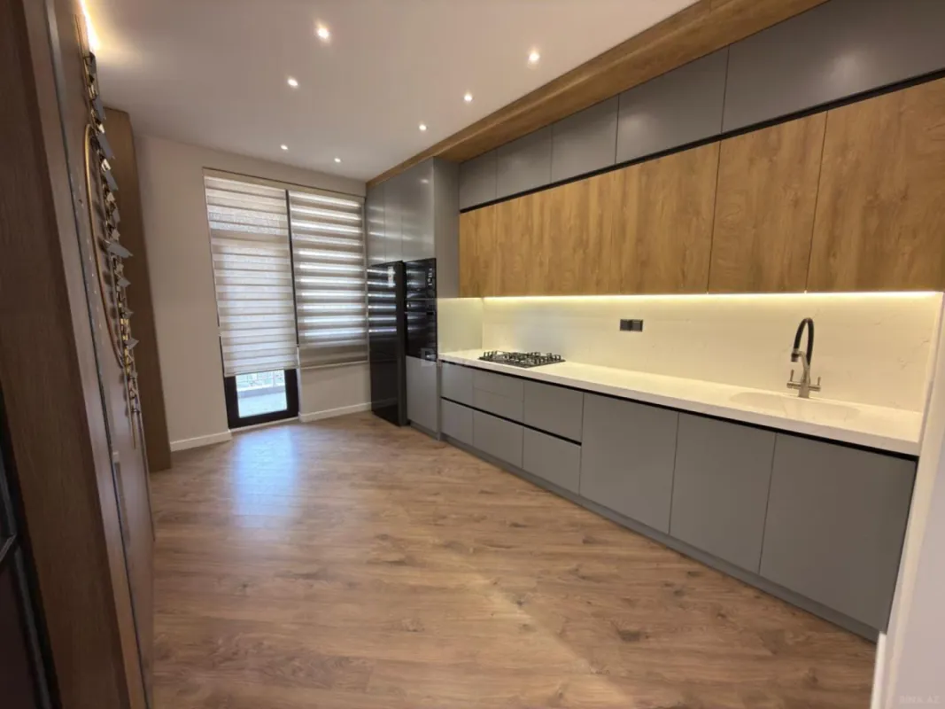 Satılır 3 otaqlı mənzil 118 m²