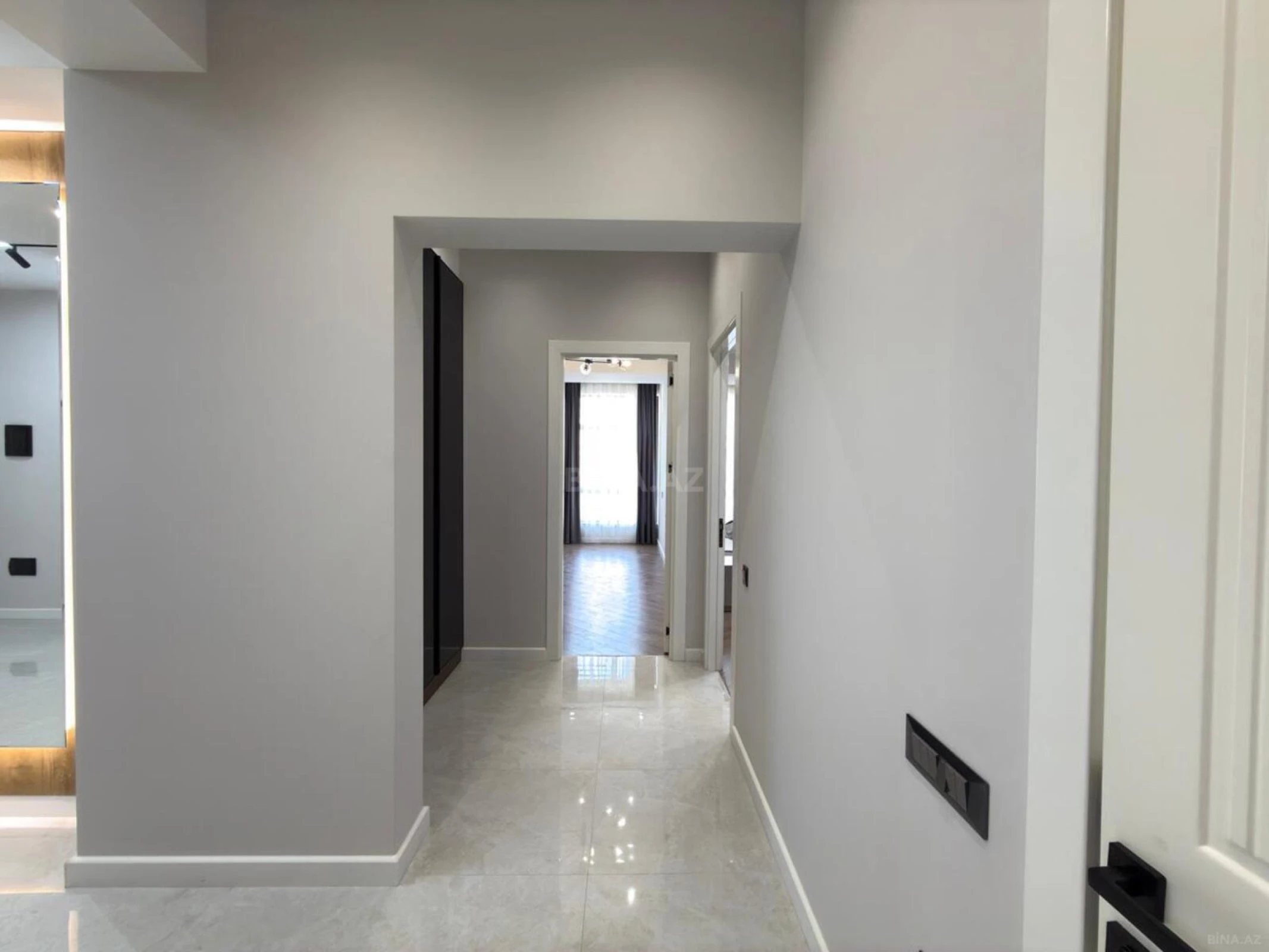 Satılır 3 otaqlı mənzil 118 m²