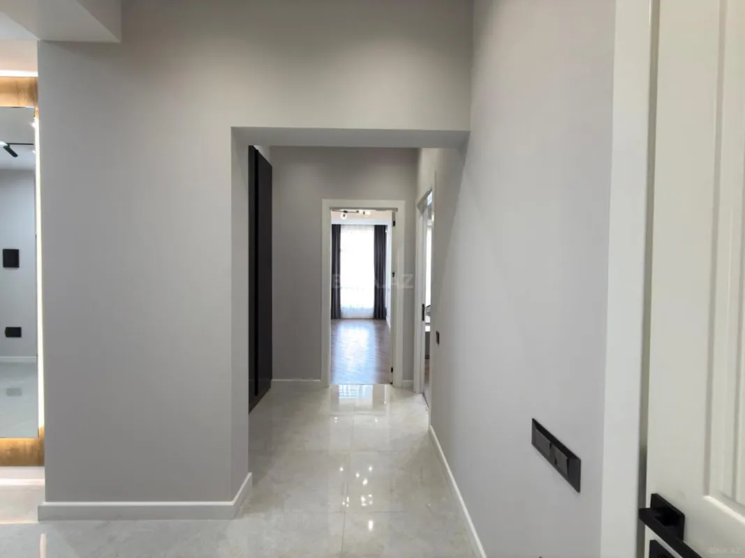 Satılır 3 otaqlı mənzil 118 m²