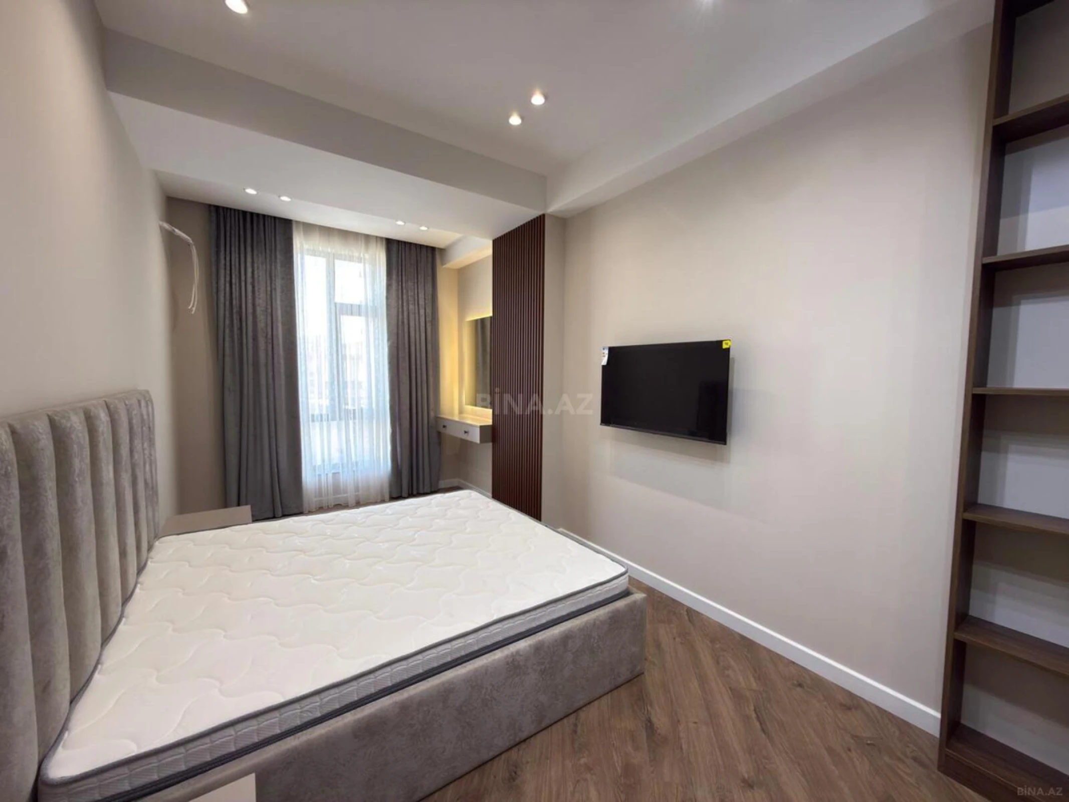 Satılır 3 otaqlı mənzil 118 m²