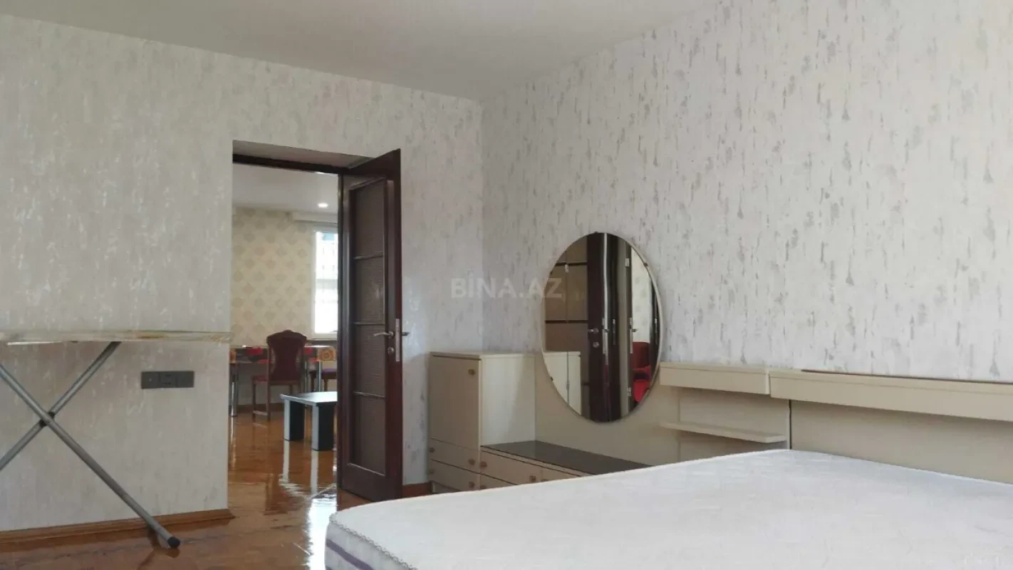 Kirayə verilir 2 otaqlı mənzil 65 m²