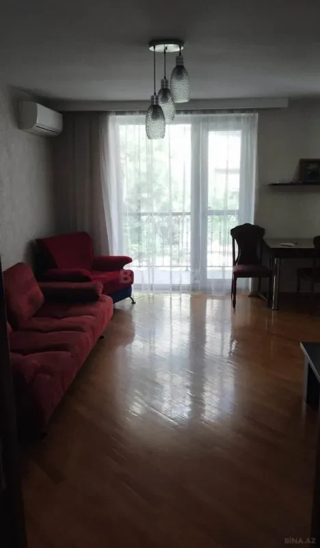Kirayə verilir 2 otaqlı mənzil 65 m²