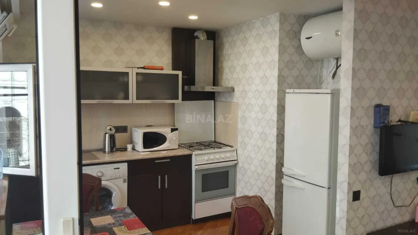 Kirayə verilir 2 otaqlı mənzil 65 m²