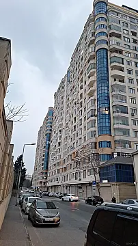 Satılır 3 otaqlı mənzil 100 m² — Bakı, 7-ci mikrorayon 3 otaq 100.00 m²