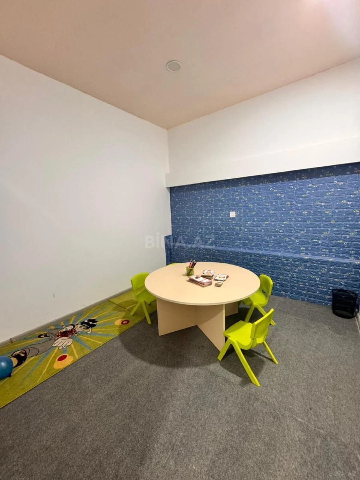 Kirayə verilir obyekt 219 m²