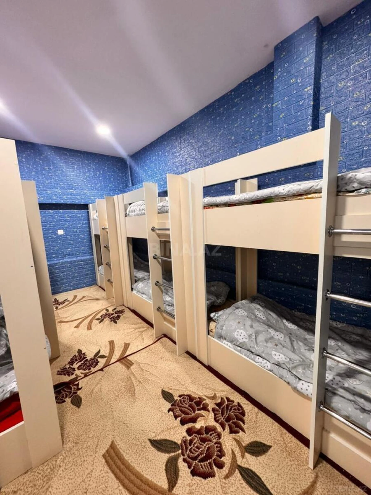 Kirayə verilir obyekt 219 m²