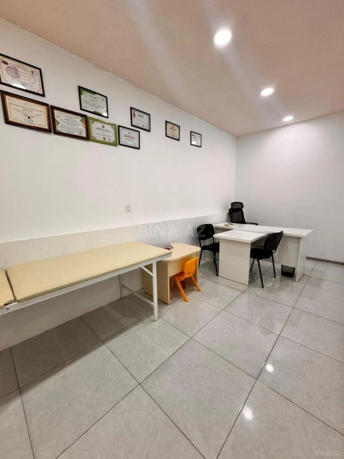 Kirayə verilir obyekt 219 m²