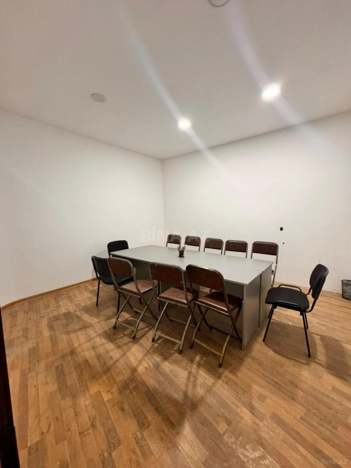 Kirayə verilir obyekt 219 m²