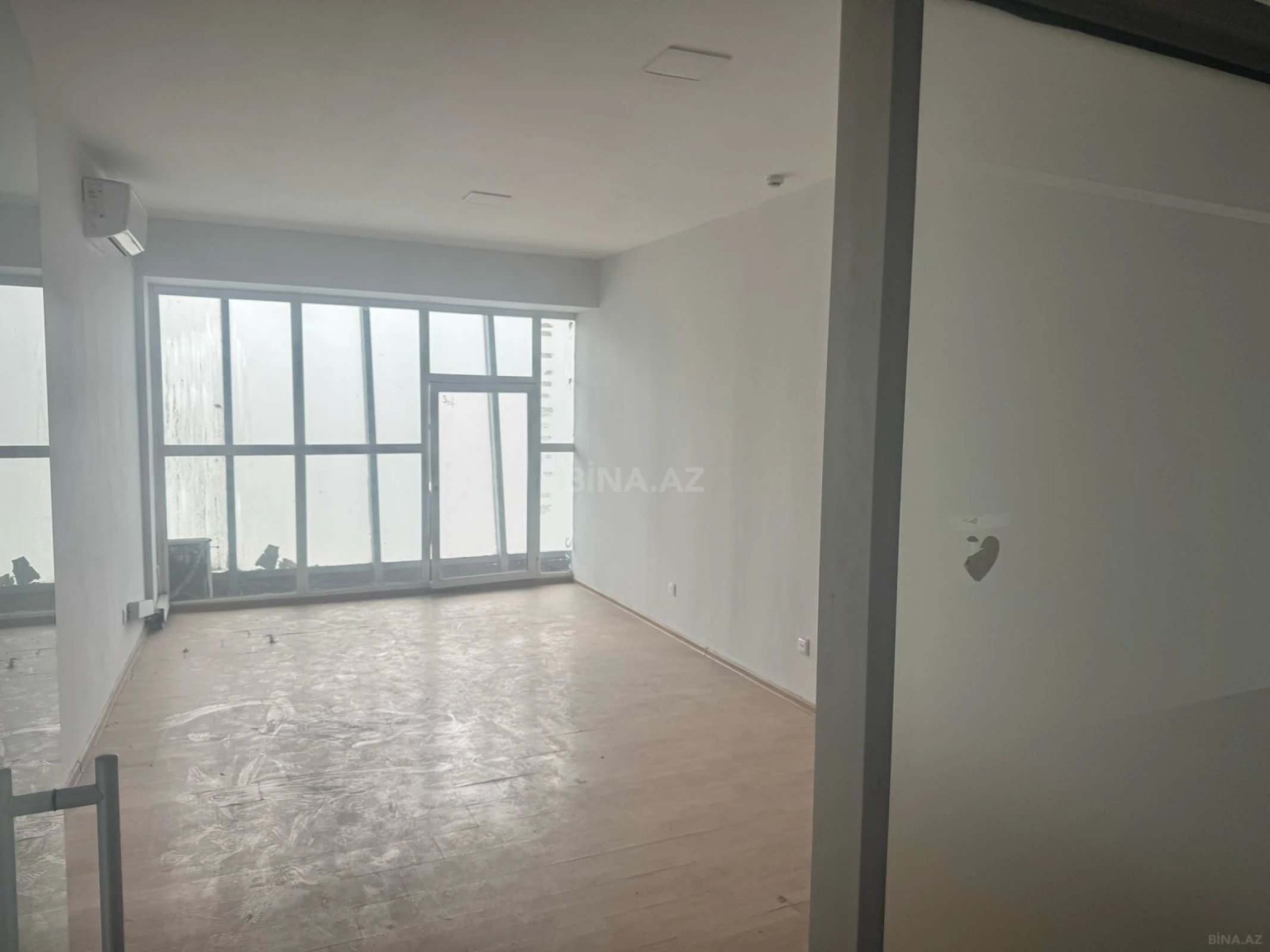 Satılır obyekt 320 m²