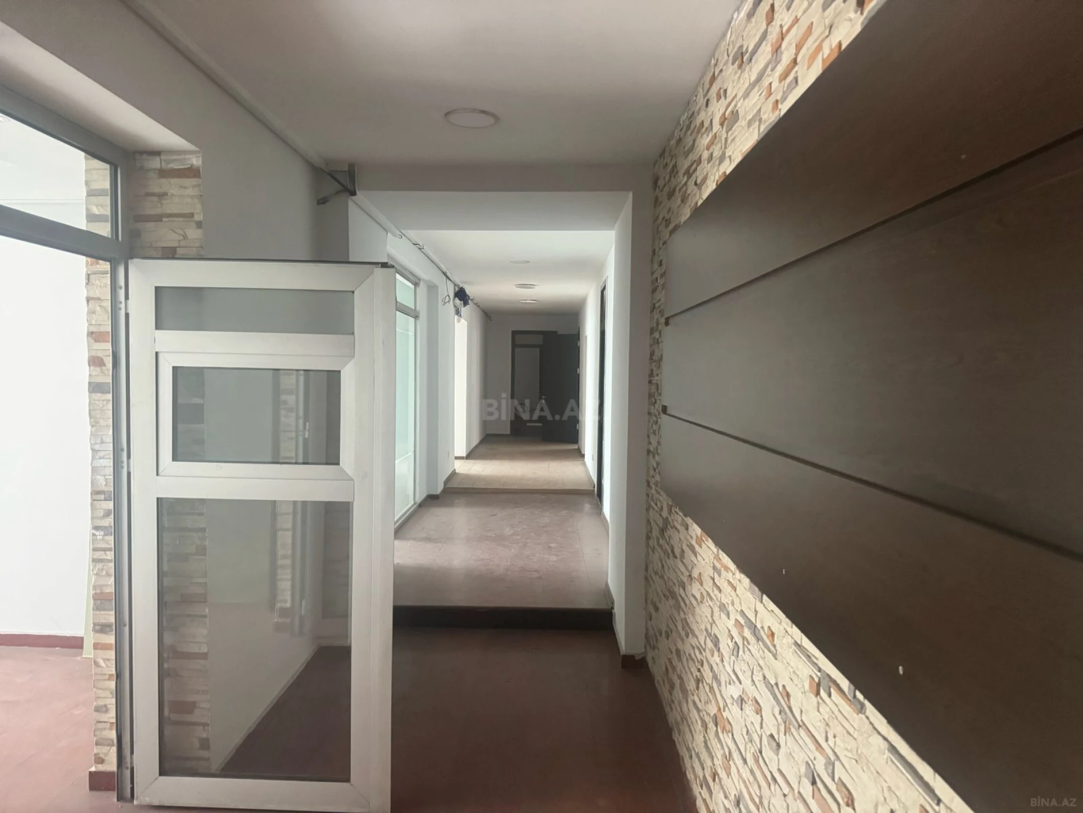 Satılır obyekt 320 m²