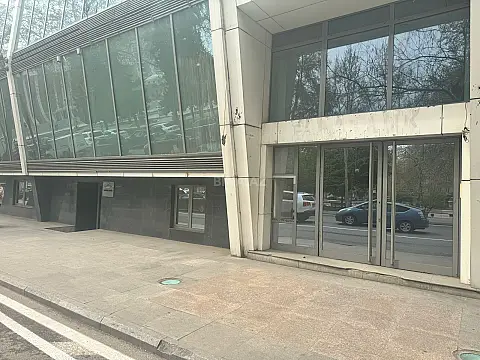 Satılır obyekt 320 m²