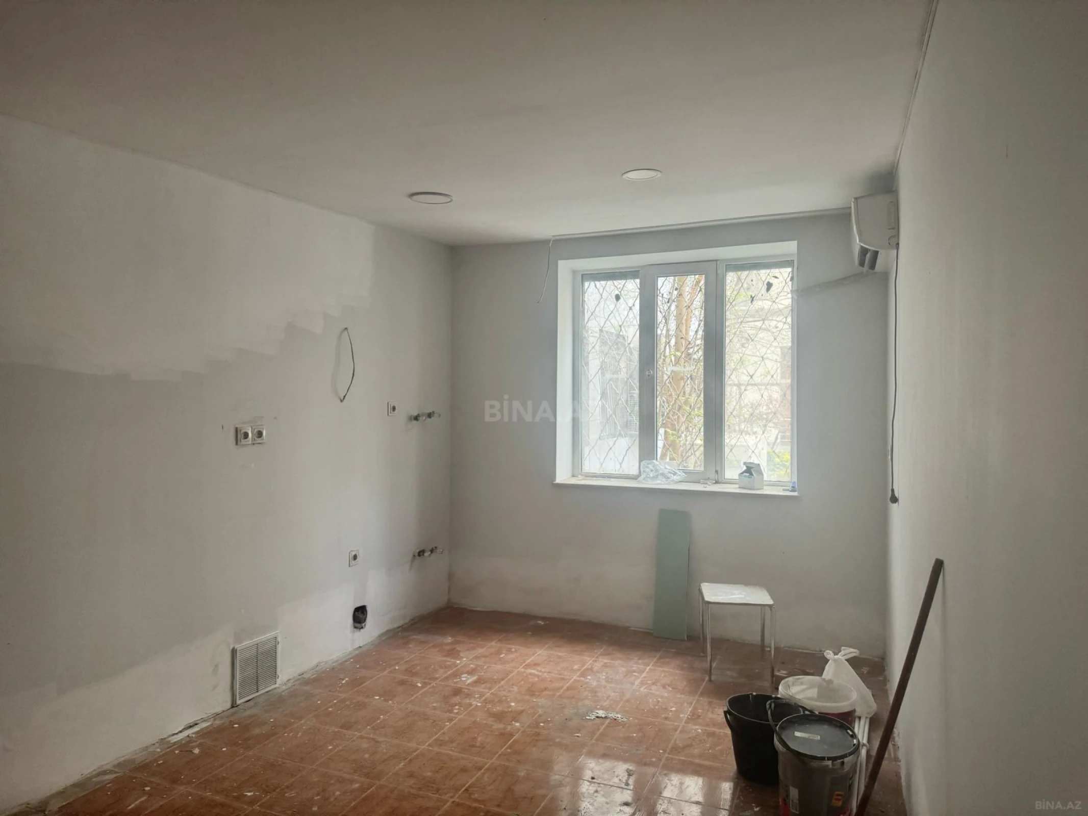 Satılır obyekt 320 m²