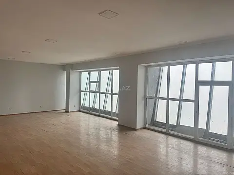 Satılır obyekt 320 m²