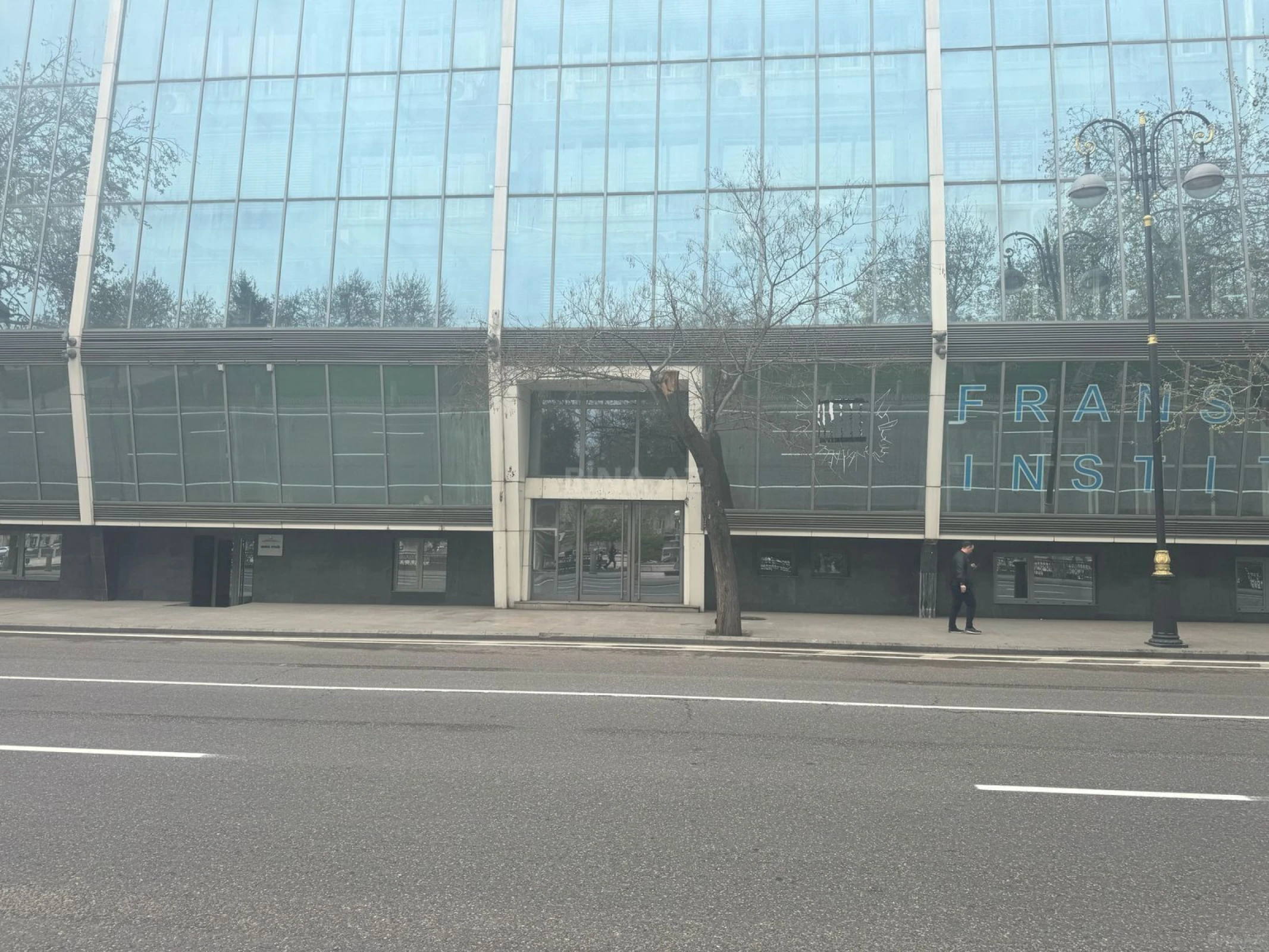 Satılır obyekt 320 m²