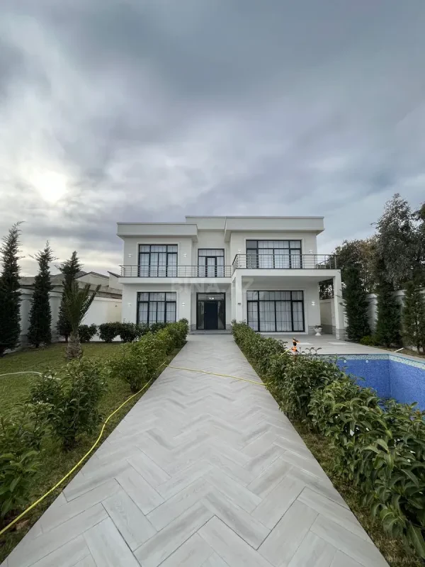 Satılır 6 otaqlı həyət evi 350 m²