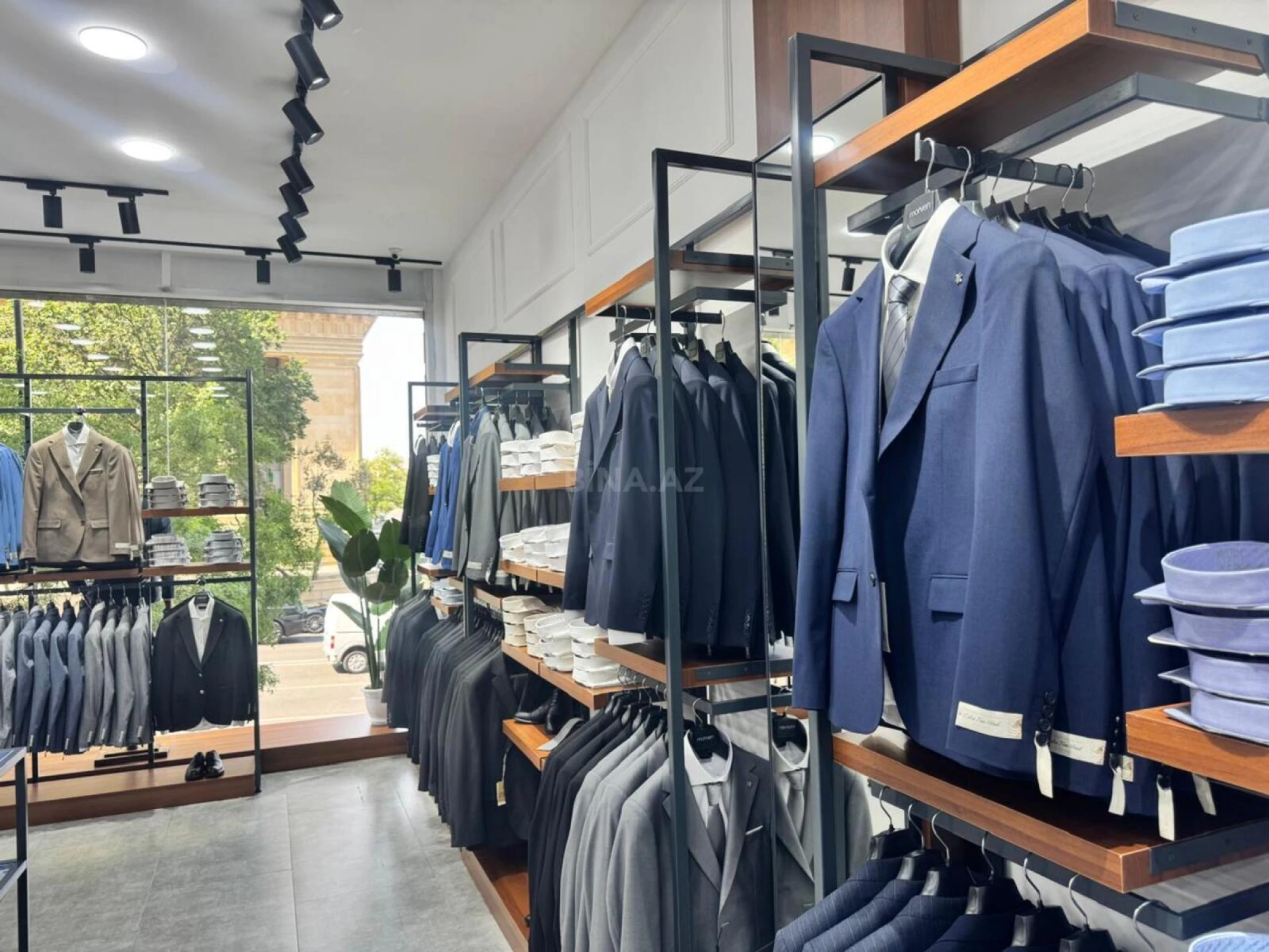 Satılır obyekt 212 m²