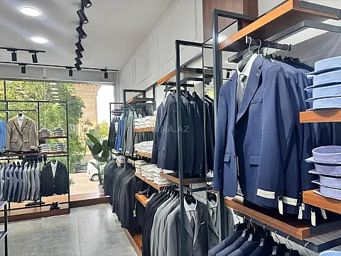 Satılır obyekt 212 m²