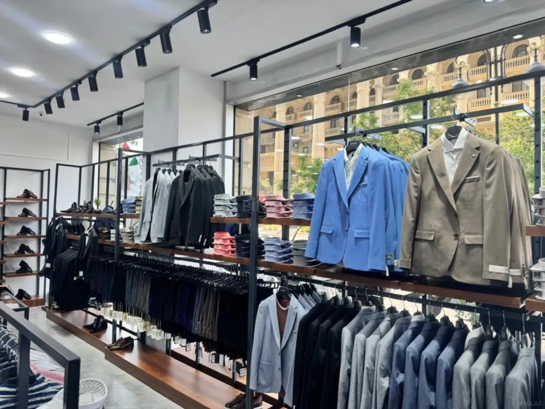 Satılır obyekt 212 m²